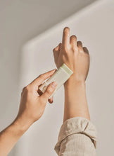 Cargar imagen en el visor de la galería, Matte Sun Stick Mugwort + Camelia