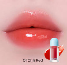 Cargar imagen en el visor de la galería, Juicy Berry Plumping Lip Oil - No. 01 Chill Red
