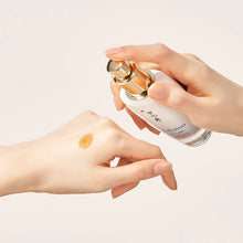 Cargar imagen en el visor de la galería, First Care Activating Serum VI
