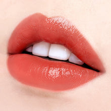 Cargar imagen en el visor de la galería, Glass Tinted Lip Balm - Tangerine Red
