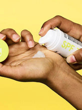Cargar imagen en el visor de la galería, Invisible Shield Daily Sunscreen
