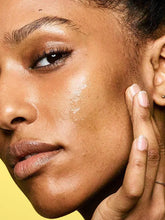 Cargar imagen en el visor de la galería, Invisible Shield Daily Sunscreen
